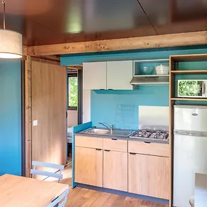 **** Camping Huttopia Forêt De Janas France