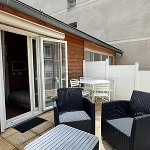  Appartement Place De La Mairie. Joli T2 4p - Terrasse Et Vue.
